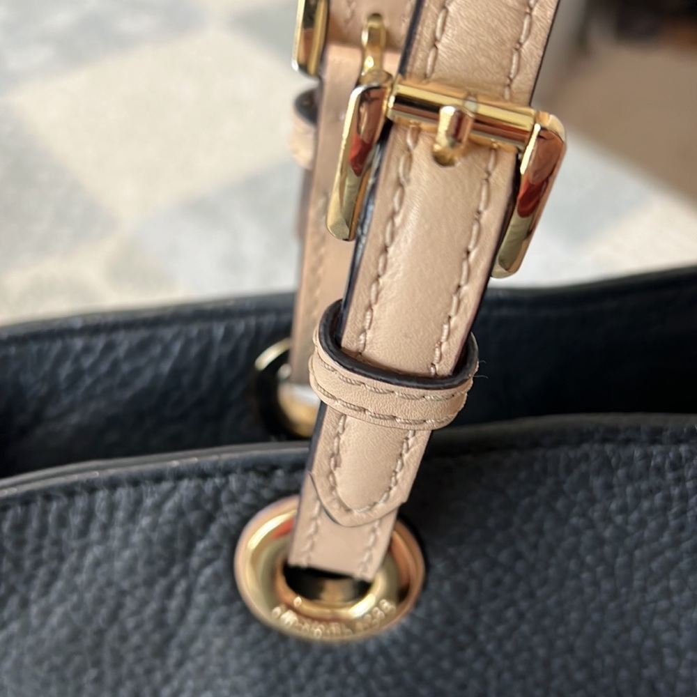 Michael Kors Shoulder Bag - Picture 9 of 12